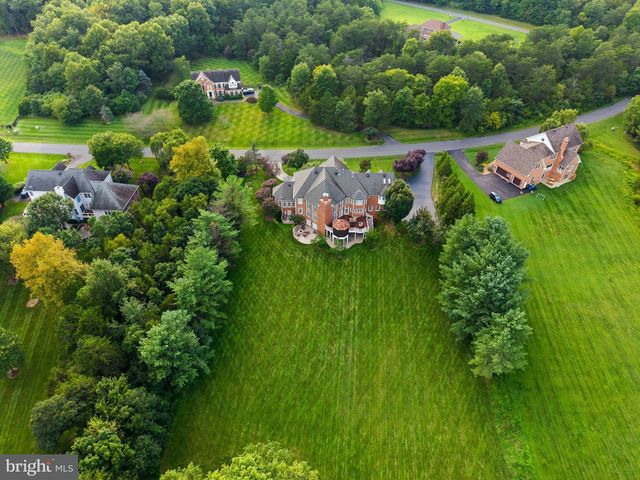 5452 CHANDLEY FARM CIR, Centreville, VA 20120
