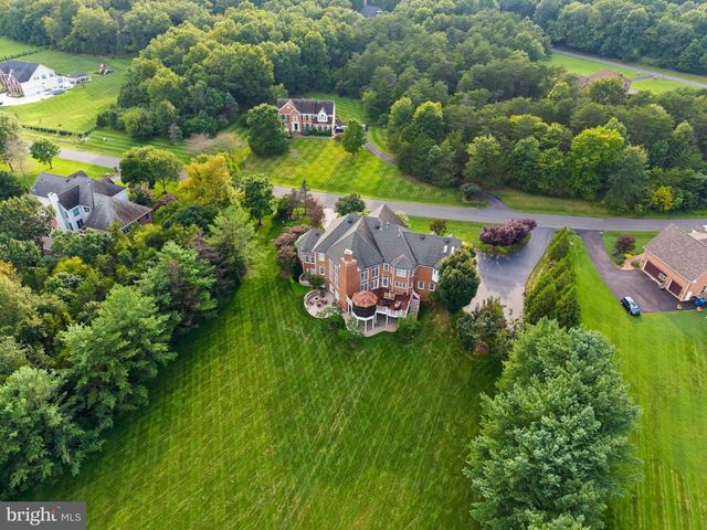 5452 CHANDLEY FARM CIR, Centreville, VA 20120