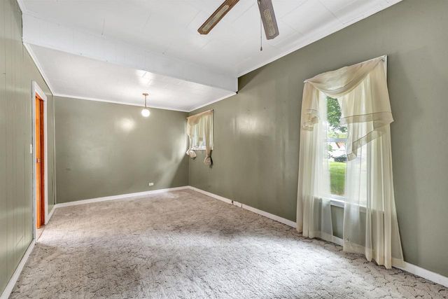 110 W PARKER STREET, Weyauwega, WI 54983