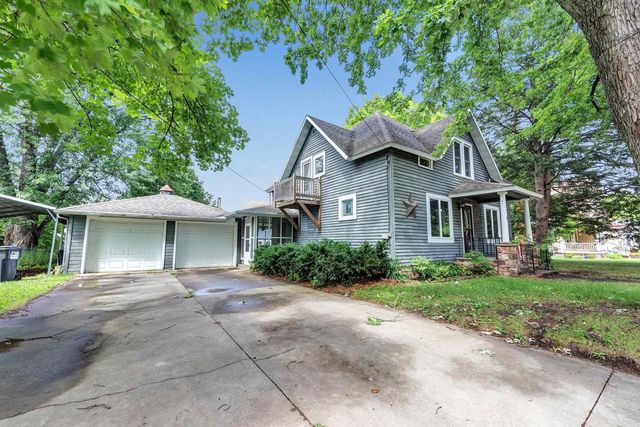 110 W PARKER STREET, Weyauwega, WI 54983