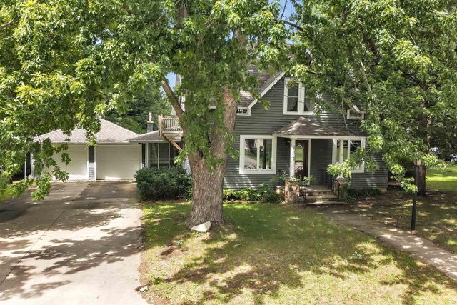 110 W PARKER STREET, Weyauwega, WI 54983