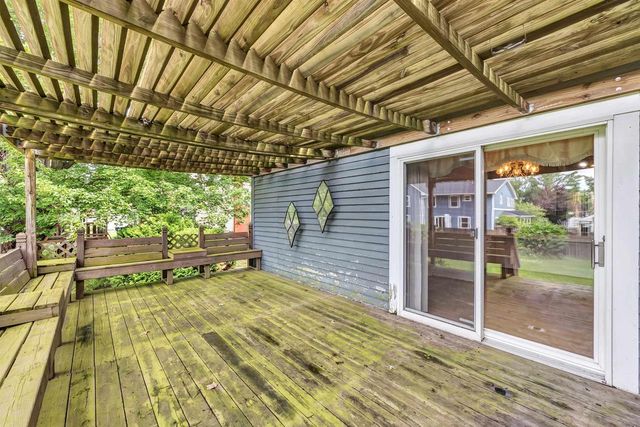 110 W PARKER STREET, Weyauwega, WI 54983