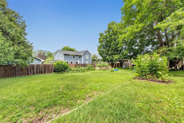 110 W PARKER STREET, Weyauwega, WI 54983
