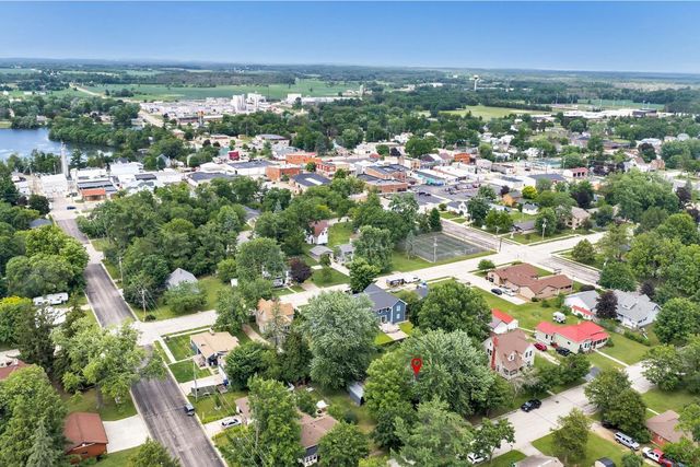 110 W PARKER STREET, Weyauwega, WI 54983
