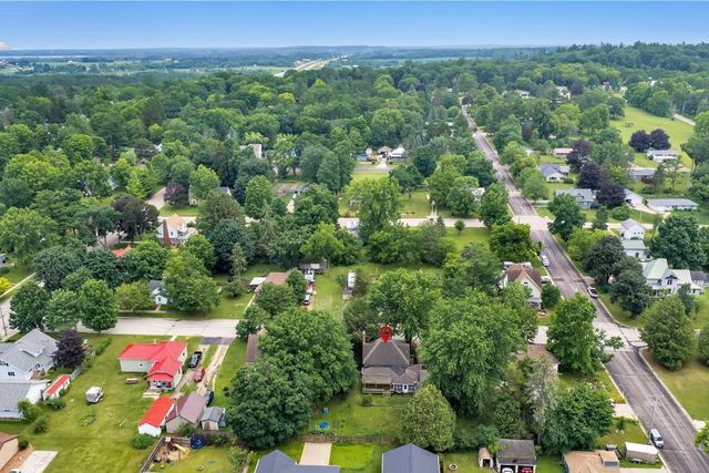 110 W PARKER STREET, Weyauwega, WI 54983