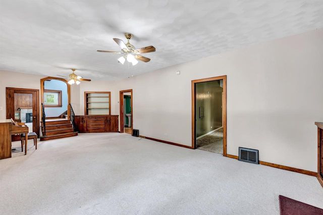 110 W PARKER STREET, Weyauwega, WI 54983