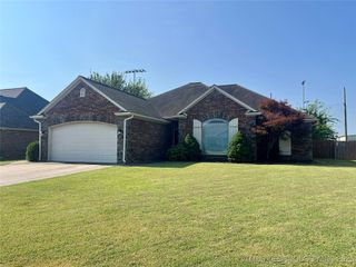 613 Valhalla Drive, Muskogee, OK 74403