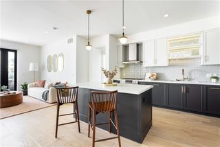 1333 S Orange Grove Avenue 111, Los Angeles, CA 90019