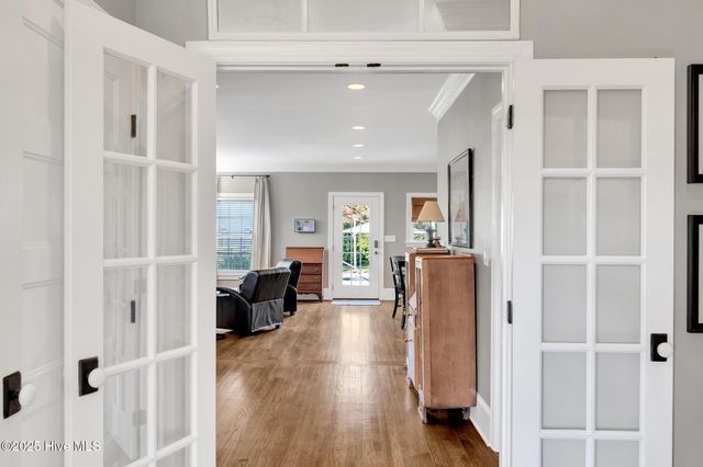 406 Carmen Avenue, Jacksonville, NC 28540