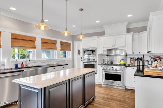 406 Carmen Avenue, Jacksonville, NC 28540