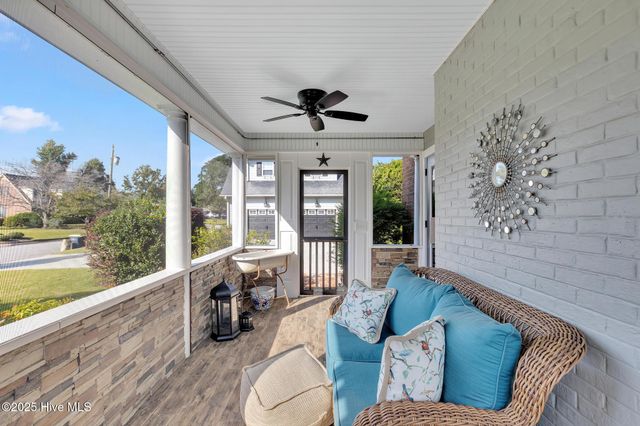 406 Carmen Avenue, Jacksonville, NC 28540