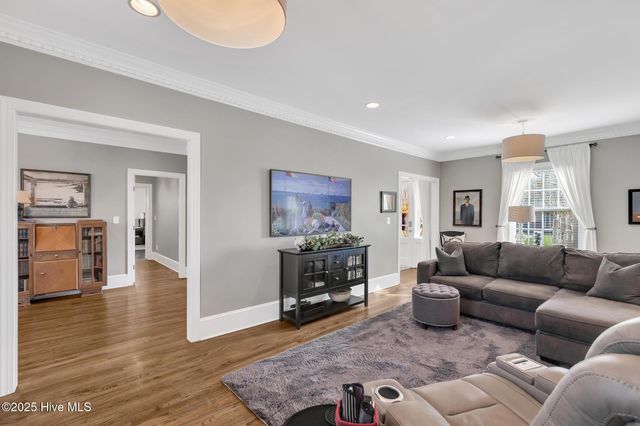 406 Carmen Avenue, Jacksonville, NC 28540