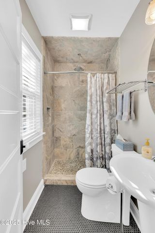 406 Carmen Avenue, Jacksonville, NC 28540