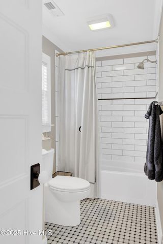 406 Carmen Avenue, Jacksonville, NC 28540