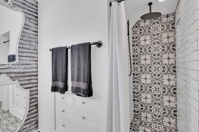 406 Carmen Avenue, Jacksonville, NC 28540