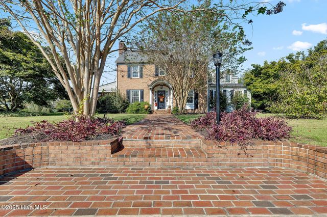 406 Carmen Avenue, Jacksonville, NC 28540