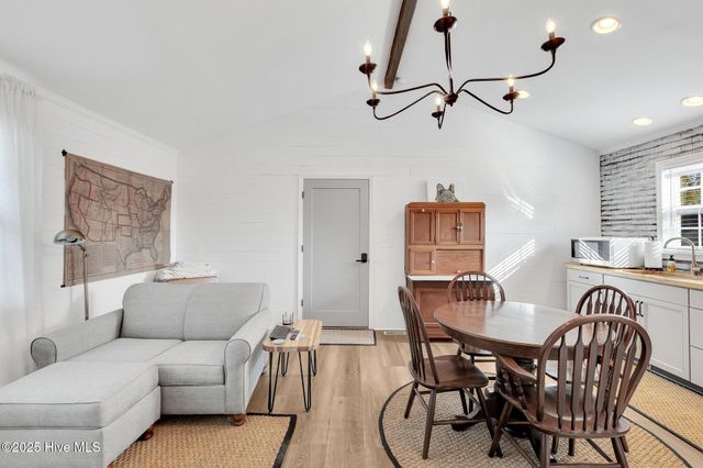 406 Carmen Avenue, Jacksonville, NC 28540