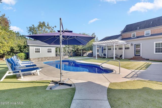 406 Carmen Avenue, Jacksonville, NC 28540