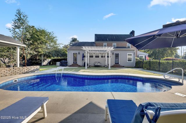 406 Carmen Avenue, Jacksonville, NC 28540