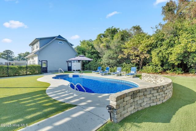 406 Carmen Avenue, Jacksonville, NC 28540