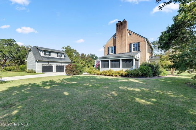 406 Carmen Avenue, Jacksonville, NC 28540