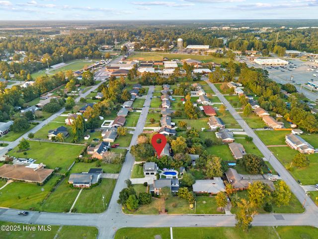 406 Carmen Avenue, Jacksonville, NC 28540