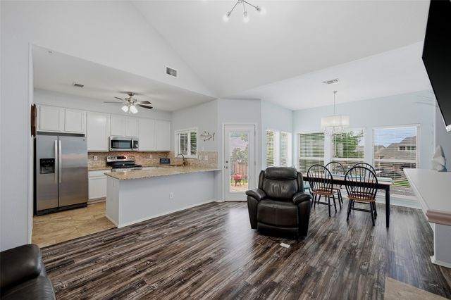 110 Summer Place Circle, Pottsboro, TX 75076
