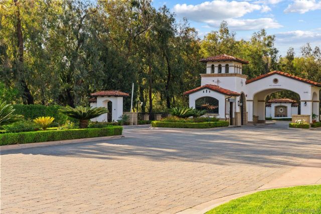 5860 Calle Camposeco, Rancho Santa Fe, CA 92067