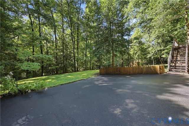 11931 Durrington Dr, North Chesterfield, VA 23236
