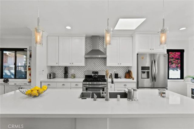 5810 Ranchito Avenue, Los Angeles, CA 91401