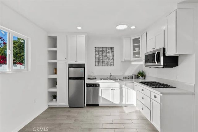 5810 Ranchito Avenue, Los Angeles, CA 91401
