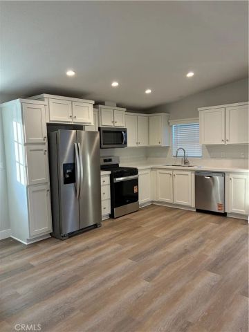 2767 W 1st 28, Santa Ana, CA 92703