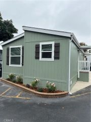2767 W 1st 28, Santa Ana, CA 92703