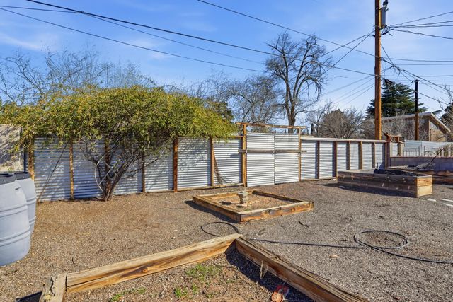 408 Amherst Drive SE, Albuquerque, NM 87106