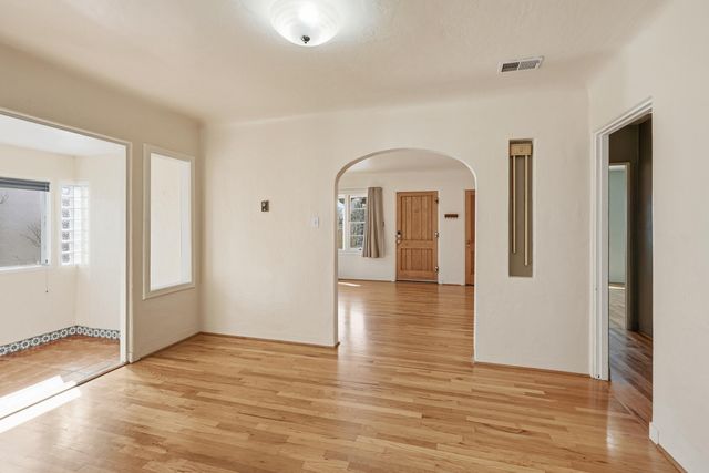 408 Amherst Drive SE, Albuquerque, NM 87106