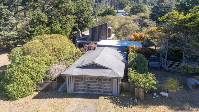 9001 N Highway 1, Mendocino, CA 95460