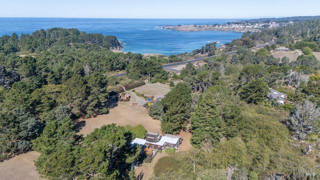 9001 N Highway 1, Mendocino, CA 95460
