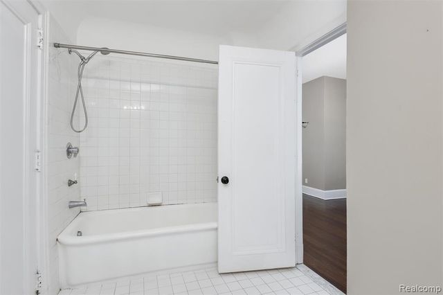 2900 E Jefferson Avenue c6a, Detroit, MI 48207