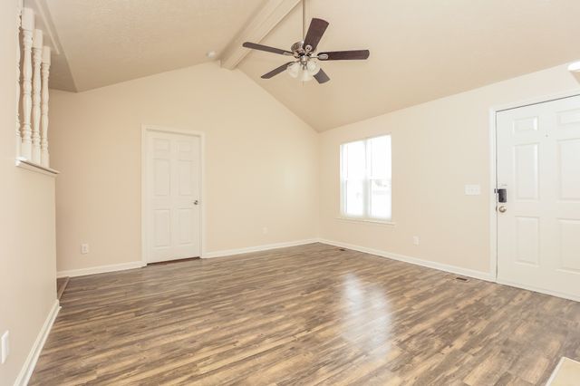 1143 Woods Edge Dr, Murfreesboro, TN 37130