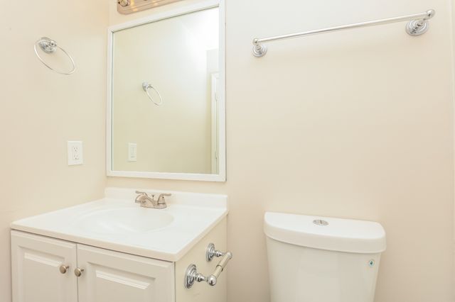 1143 Woods Edge Dr, Murfreesboro, TN 37130