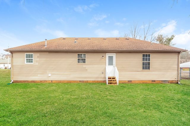 1143 Woods Edge Dr, Murfreesboro, TN 37130