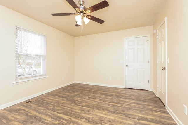 1143 Woods Edge Dr, Murfreesboro, TN 37130