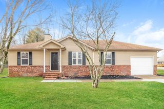 1143 Woods Edge Dr, Murfreesboro, TN 37130