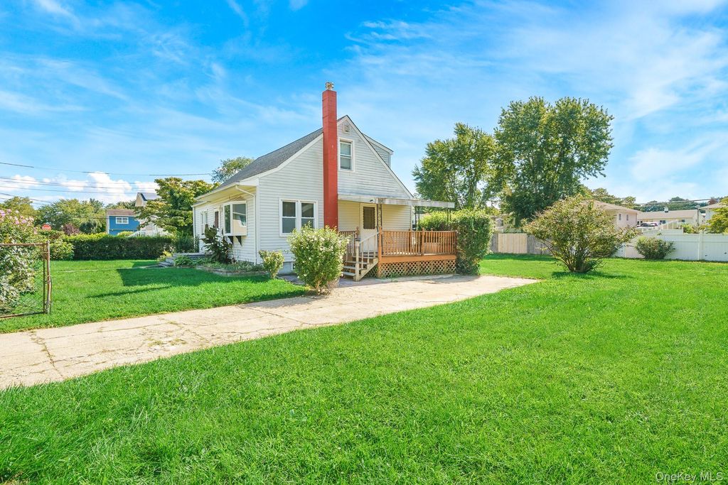 214 Root Avenue, Central Islip, NY 11722 — photo 3
