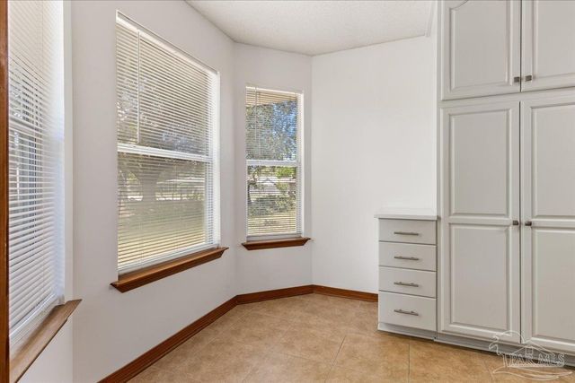 3009 Bob White Dr, Mary Esther, FL 32569