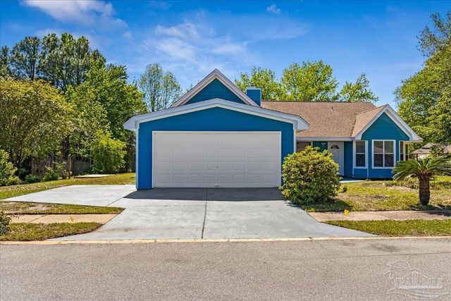 3009 Bob White Dr, Mary Esther, FL 32569