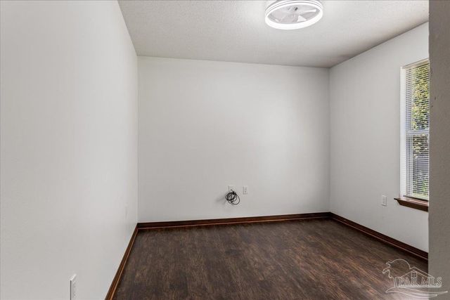 3009 Bob White Dr, Mary Esther, FL 32569