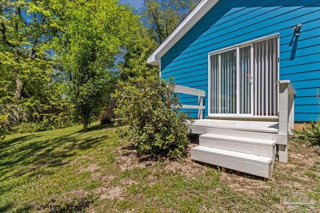 3009 Bob White Dr, Mary Esther, FL 32569