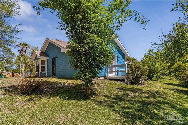 3009 Bob White Dr, Mary Esther, FL 32569