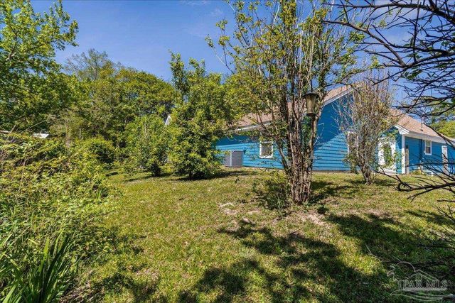 3009 Bob White Dr, Mary Esther, FL 32569